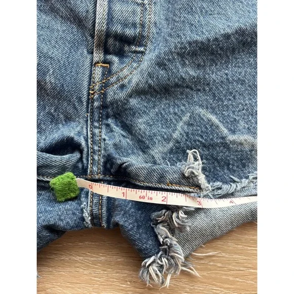 Levi's Premium 501 Cut Off Denim Shorts Womens 26 Blue Frayed Hem Acid Wash - Picture 5 of 8